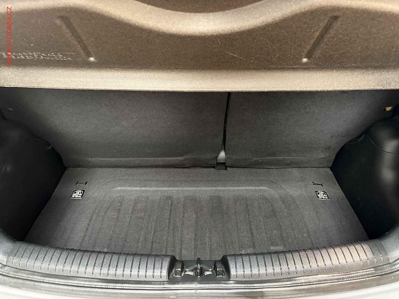 Hyundai i10 (2015) 1.0 i, Classic, +kola - fotka 7 z 12
