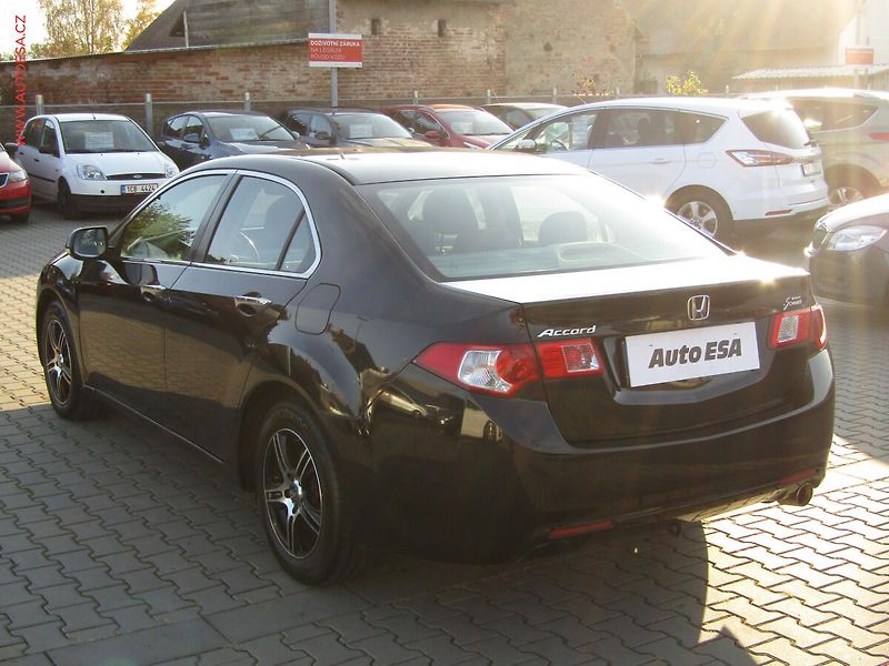 Honda Accord (2009) 2.0i, AT, STK04/2026 - fotka 6 z 20