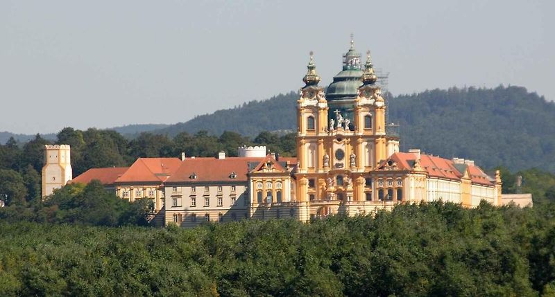 Jedno z nádherných městeček v údolí Wachau – Dürnstein.