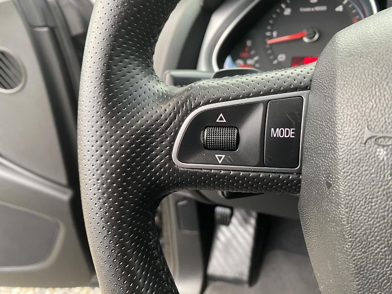 Audi Q7 3.0TDi 4x4 240PS FL 8Q SLINE!! - fotka 144 z 156