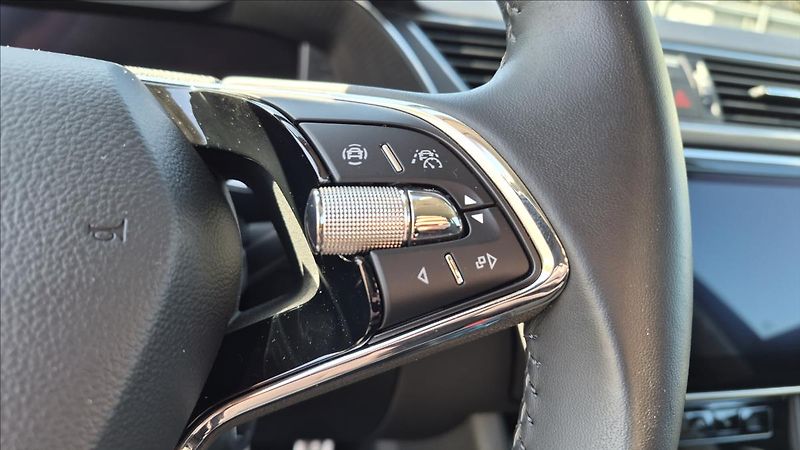 Škoda Superb 1,5 TSi 110 KW L&K - fotka 26 z 37