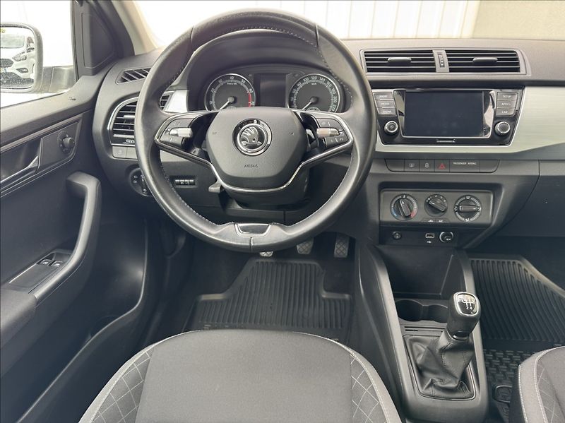 Škoda Fabia 1,0 TSI DPH tažné 1.maj. ČR - fotka 28 z 50