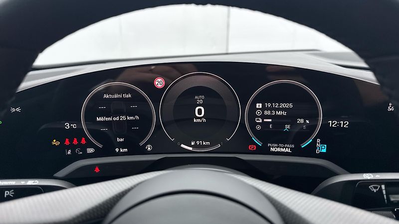 Porsche Taycan (2025) 4S Sport Tursimo 4S - fotka 26 z 30