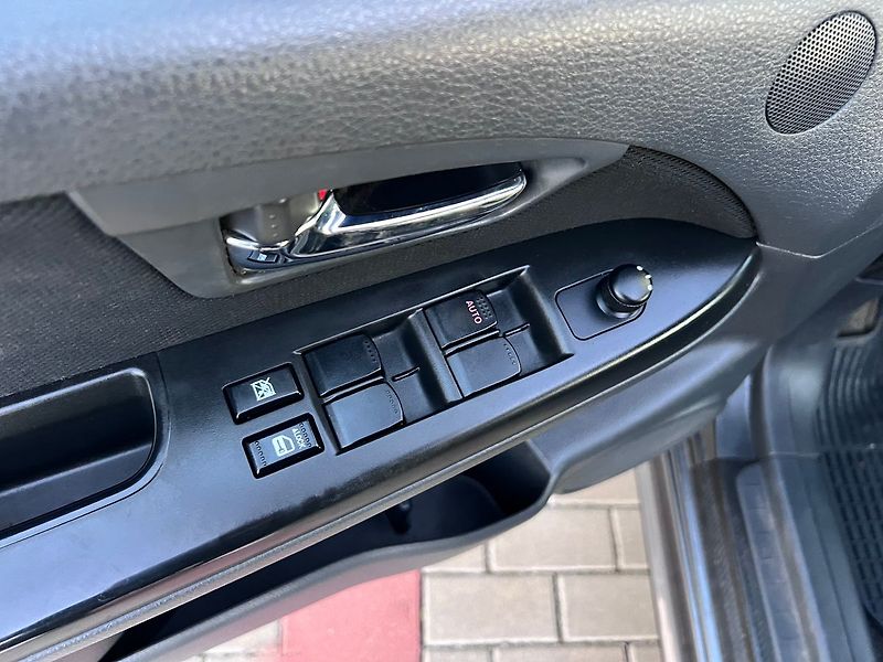 Suzuki SX4 1,6 VVti-VÝHŘEV.S-ALU - fotka 11 z 34