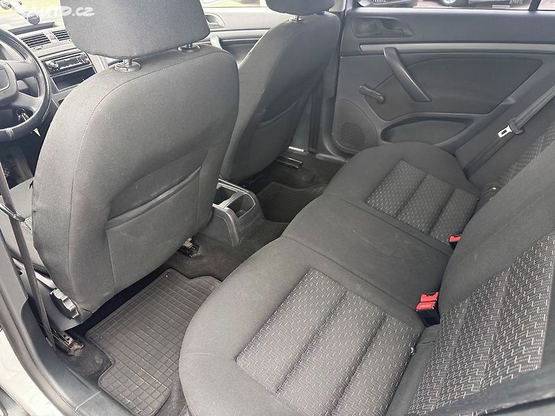 Škoda Octavia 1.6 TDI 77kW - fotka 25 z 28