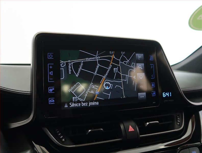 Toyota C-HR (2018) 1.8 Hybrid, Automat - fotka 20 z 23
