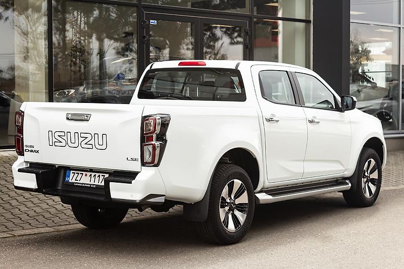 Isuzu D-Max 1,9 D AT 4x4  LSE DoubleCab - fotka 5 z 19