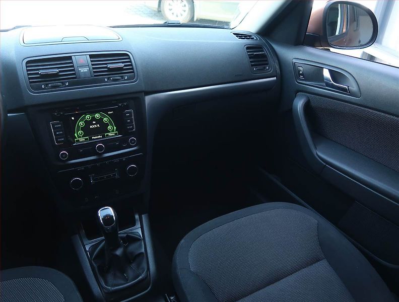Škoda Yeti (2012) Ambition 1.4 TSI, Serv.kniha - fotka 8 z 17
