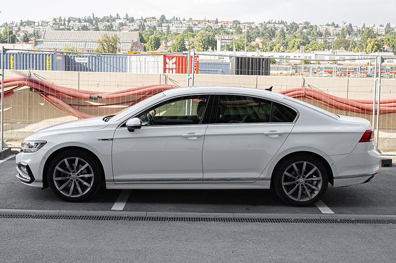 Volkswagen Passat - fotka 8 z 27
