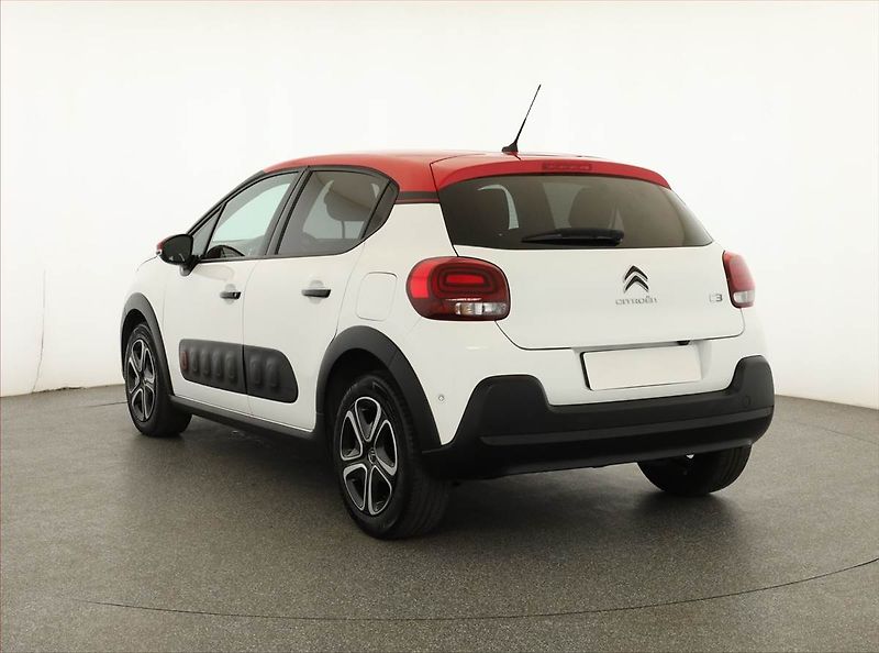 Citroën C3 (2018) 1.2 PureTech, Automat, Navi - fotka 4 z 19