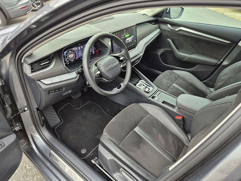 Škoda Octavia 130 let Premium 1.5 TSI 110 kW - fotka 15 z 39