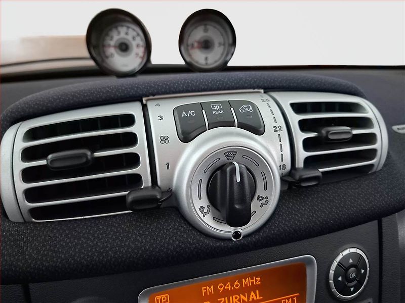 Smart Fortwo (2012) 1.0T, Automat, Park. senzory - fotka 15 z 17