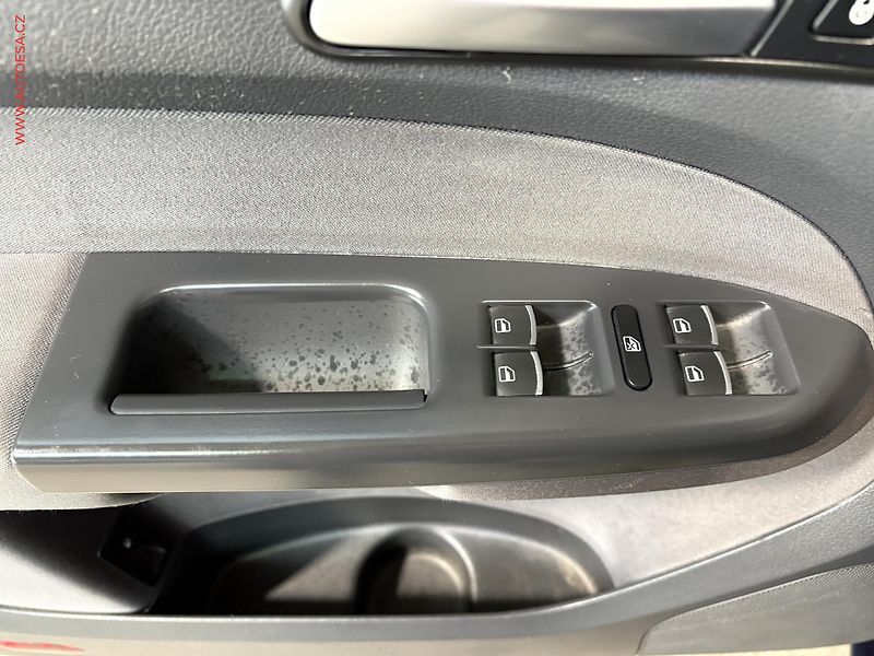 Volkswagen Touran (2014) 1.2 TSi, Comfortline, TZ - fotka 12 z 14
