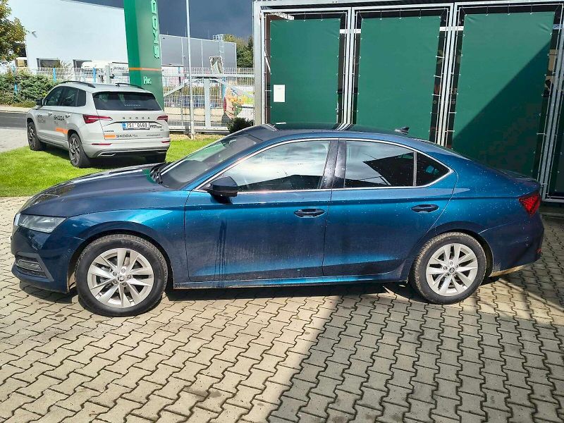 Škoda Octavia (2021) STYLE 1.5TSI 110KW M-HEV DSG C - fotka 24 z 24