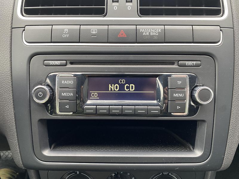 Volkswagen Polo 1.4 MPI 63kW - 1xMAJ.- PDC - fotka 20 z 37