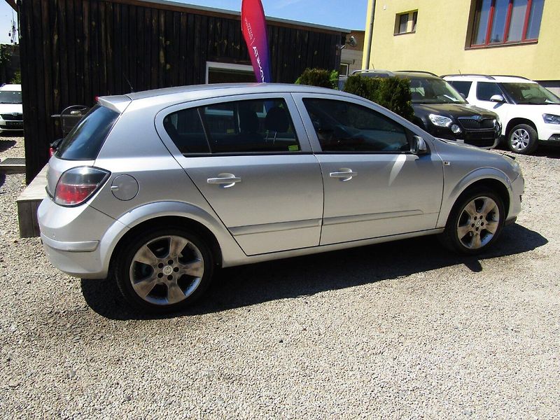 Opel Astra (2007) 1.8 16V AUTOMAT - fotka 10 z 35