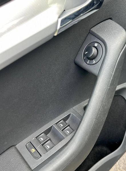 Škoda Octavia (2014) 3 COMBI 1.6 TDI DSG 165TKM - fotka 7 z 26