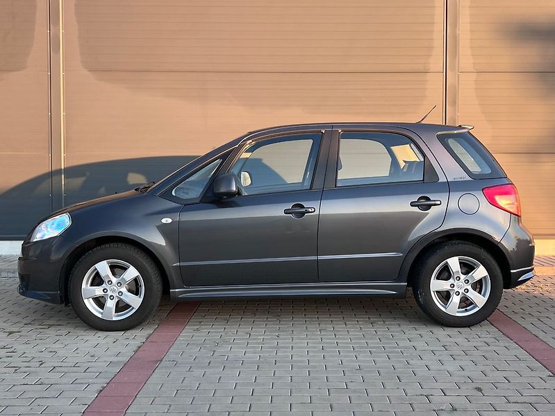 Suzuki SX4 1,6 VVti-VÝHŘEV.S-ALU - fotka 8 z 34
