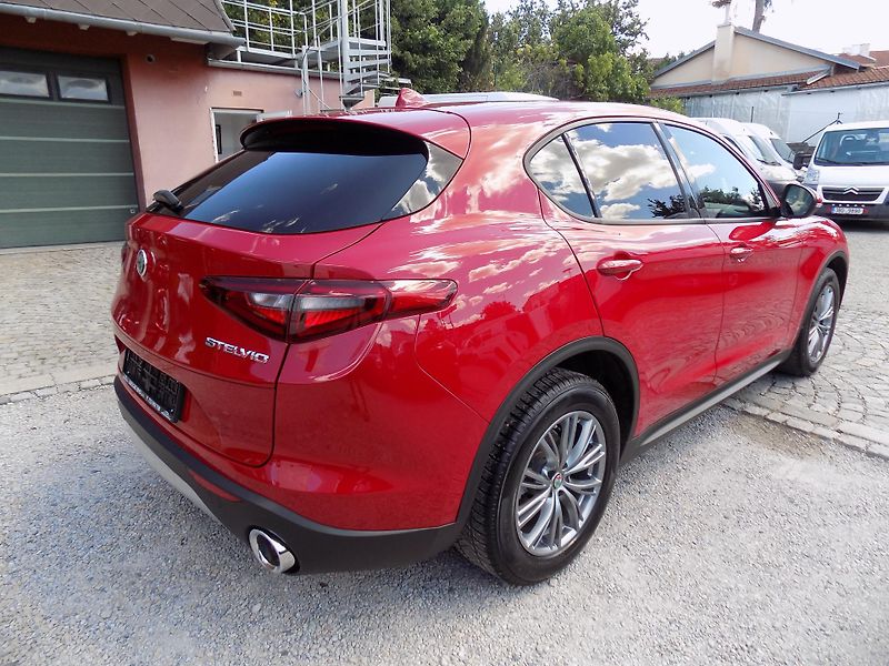 Alfa Romeo Stelvio 2,2 JTD 140 KW Q4 - fotka 10 z 40