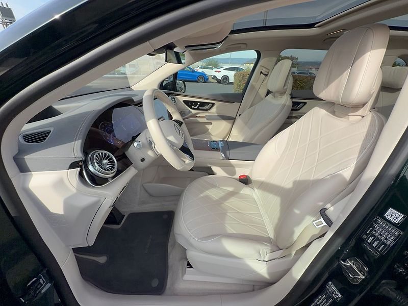 Mercedes-Benz EQS 500 4MATIC SUV AMG - fotka 15 z 39