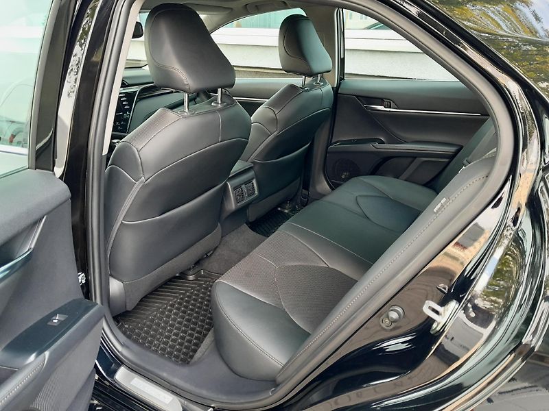 Toyota Camry (2020) XLE 3,6V6 1.maj. ČR  - fotka 16 z 41