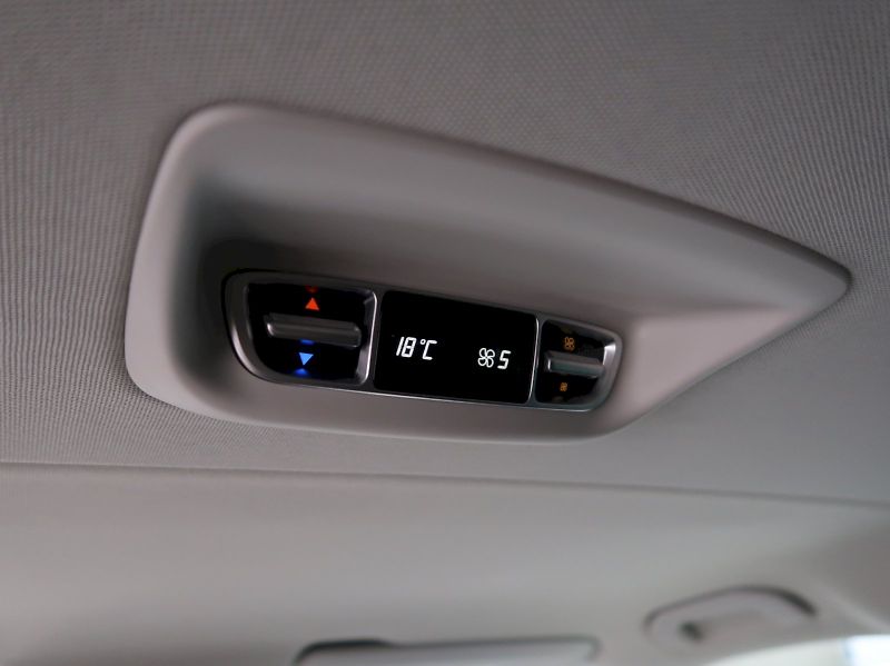 Mercedes-Benz Třídy V (2020) 300d L EXCLUSIVE WEBASTO BURME - fotka 35 z 39