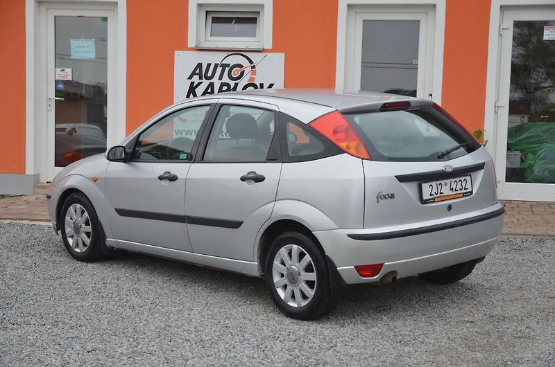 Ford Focus (2004) 1.6i Zetec 74kW / ČR / 115tkm - fotka 4 z 28