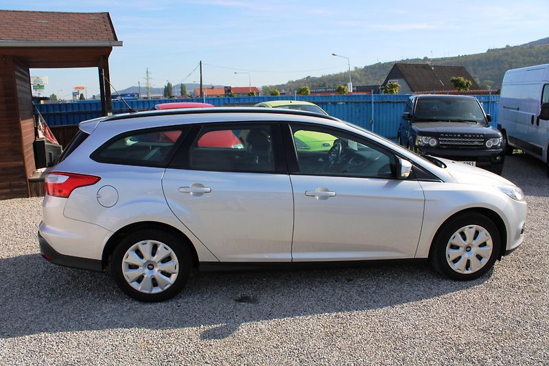 Ford Focus (2012) 1,6i KLIMA EL.OKNA PDC ESP - fotka 8 z 16