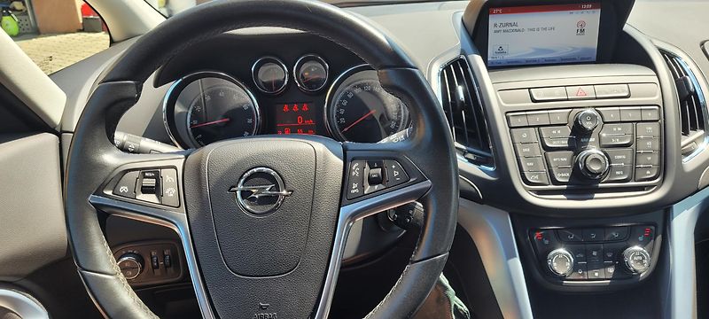 Opel Zafira (2015) 1,4i 103kW benzín Automat - fotka 25 z 33