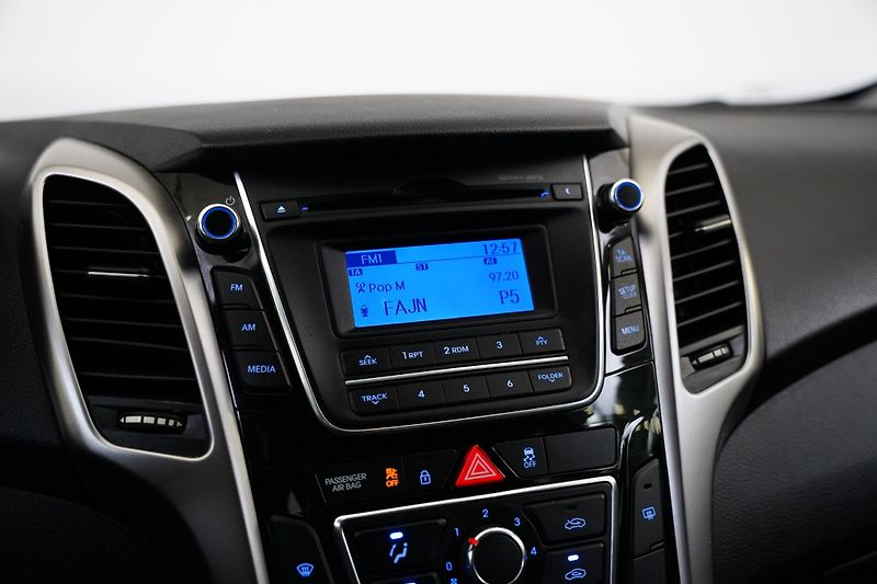 Hyundai i30 - fotka 17 z 21