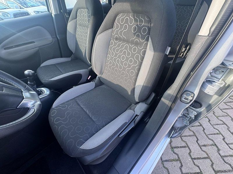 Citroën C3 Picasso (2011) 1,6 88 KW TAŽNÉ STK - fotka 21 z 43
