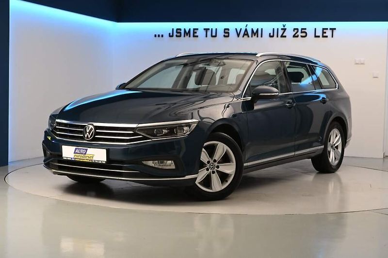 Volkswagen Passat (2022) 2.0 ELEGANCE LED MATRIX ACC Ta - fotka 1 z 32