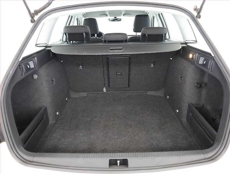 Škoda Octavia (2018) 1.6 TDI, Serv.kniha, Tempomat - fotka 15 z 16