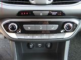 Hyundai i30 (2021) 1.5DPi, 2.maj,ČR, AC, ČR - náhled 16