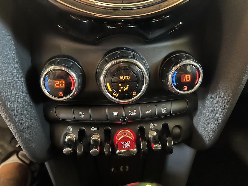 Mini Cooper 1.5T 100kW - fotka 13 z 15