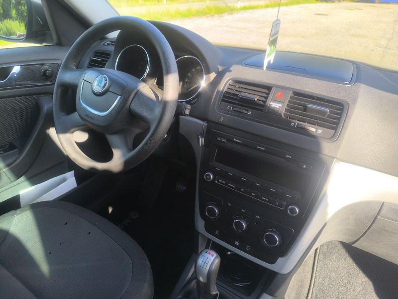 Škoda Yeti 2.0TDI 4X4 103KW,KRÁSNÝ,140TKM - fotka 9 z 29