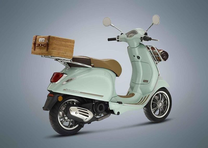 Vespa Primavera Pic Nic