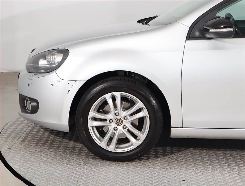 Volkswagen Golf (2012) 1.6 TDI, Automat, Tempomat - fotka 15 z 16