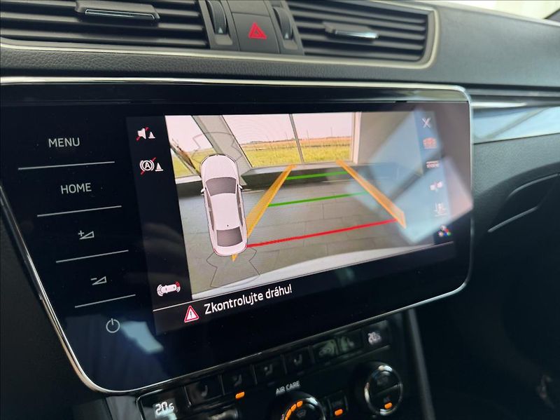 Škoda Superb 2,0 TDi, Sportline, Navi, DSG - fotka 29 z 36