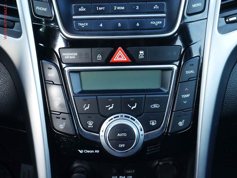 Hyundai i30 (2014) 1.6 CRDi, servis.kniha - fotka 12 z 16