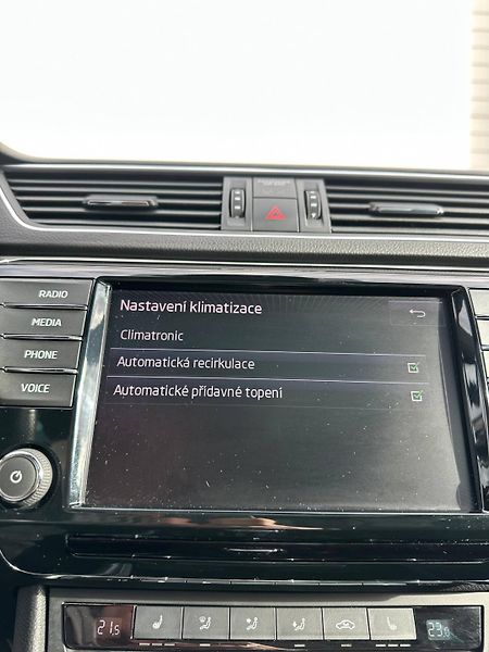 Škoda Superb (2017) III SPORTLINE 140KW DSG - fotka 40 z 48