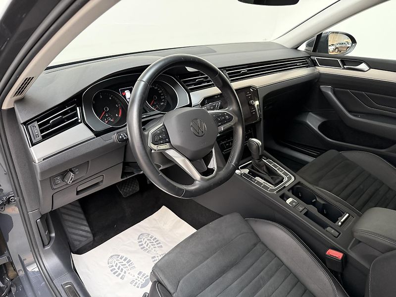 Volkswagen Passat 2.0 TDI 140kW BMT DSG Elegance - fotka 5 z 13