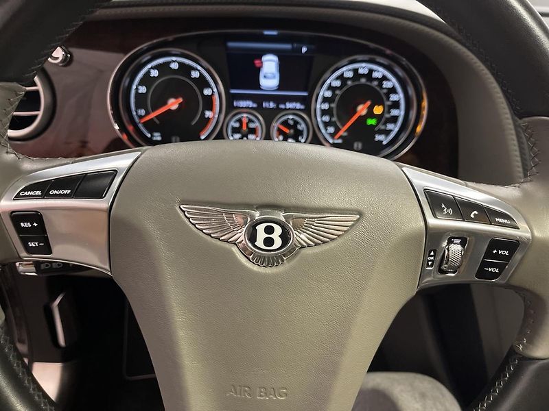 Bentley Flying Spur (2016) 6.0 625 PS  W12 - fotka 67 z 81