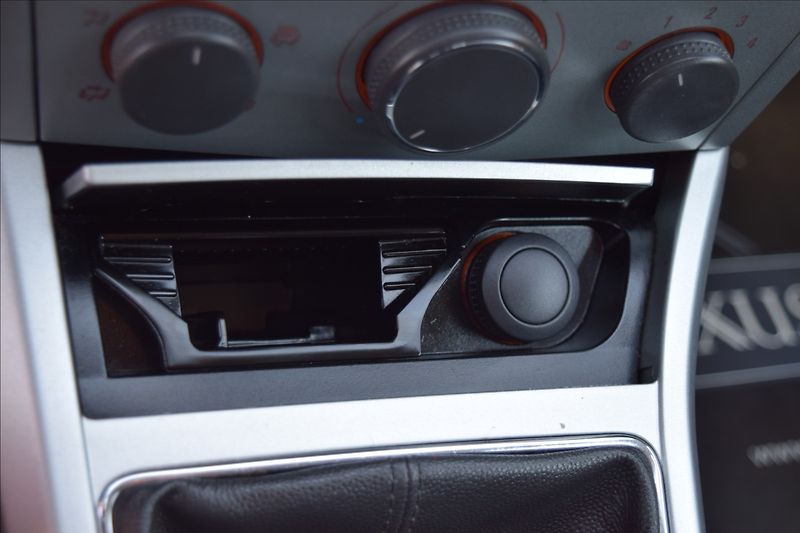 Opel Astra 1,4 i 66KW KLIMA ALU VÝHŘEV - fotka 47 z 50