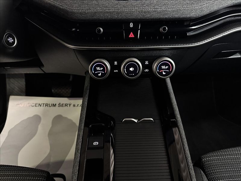 Škoda Superb 1.5TSI MHEV SELECT MATRIX LED - fotka 30 z 45