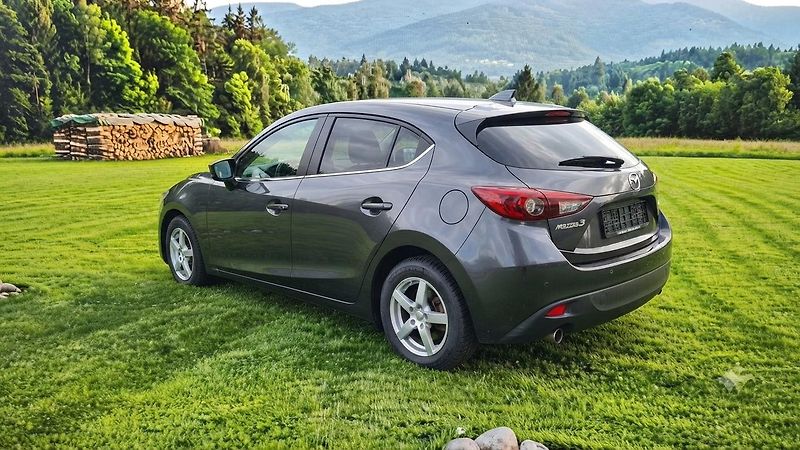Mazda 3 1.5 benzin  - fotka 30 z 42