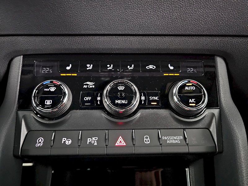 Škoda Karoq (2025) 1.5TSI 110kW DSG SPORTLINE TAŽ - fotka 22 z 33
