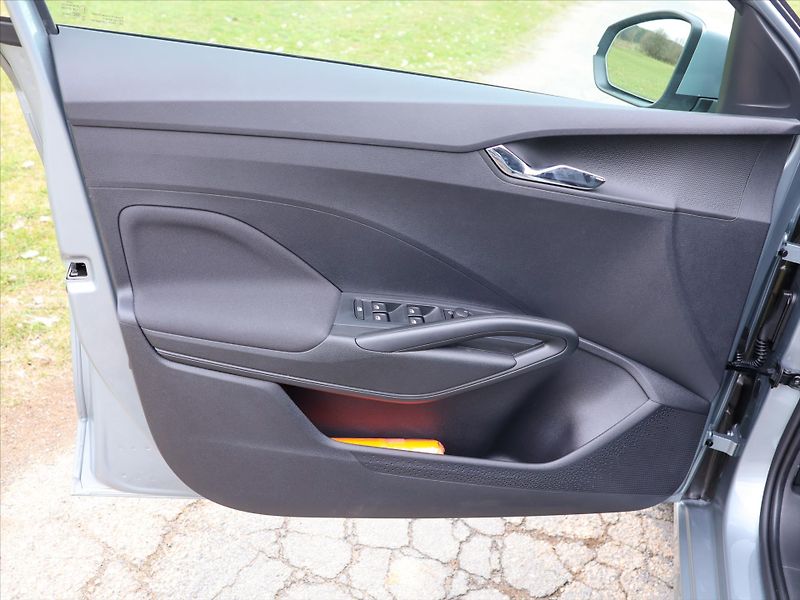 Škoda Fabia 1,0 TSi DSG Edice 130let DPH - fotka 11 z 38