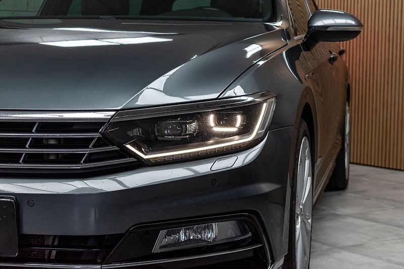 Volkswagen Passat 2.0 Bi-TDI R-LINE*N.TOPENÍ*ACC - fotka 35 z 40