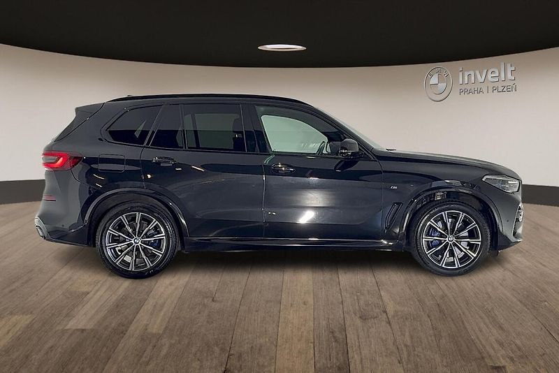 BMW X5 xDrive30d - fotka 2 z 28